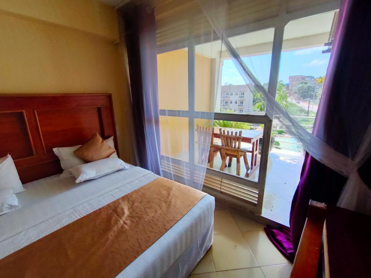 Pulickal Airport Hotel Entebbe Esterno foto