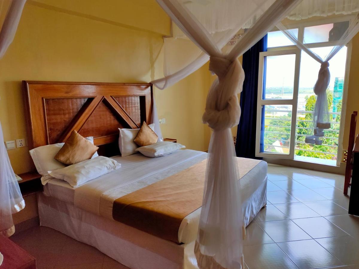 Pulickal Airport Hotel Entebbe Esterno foto
