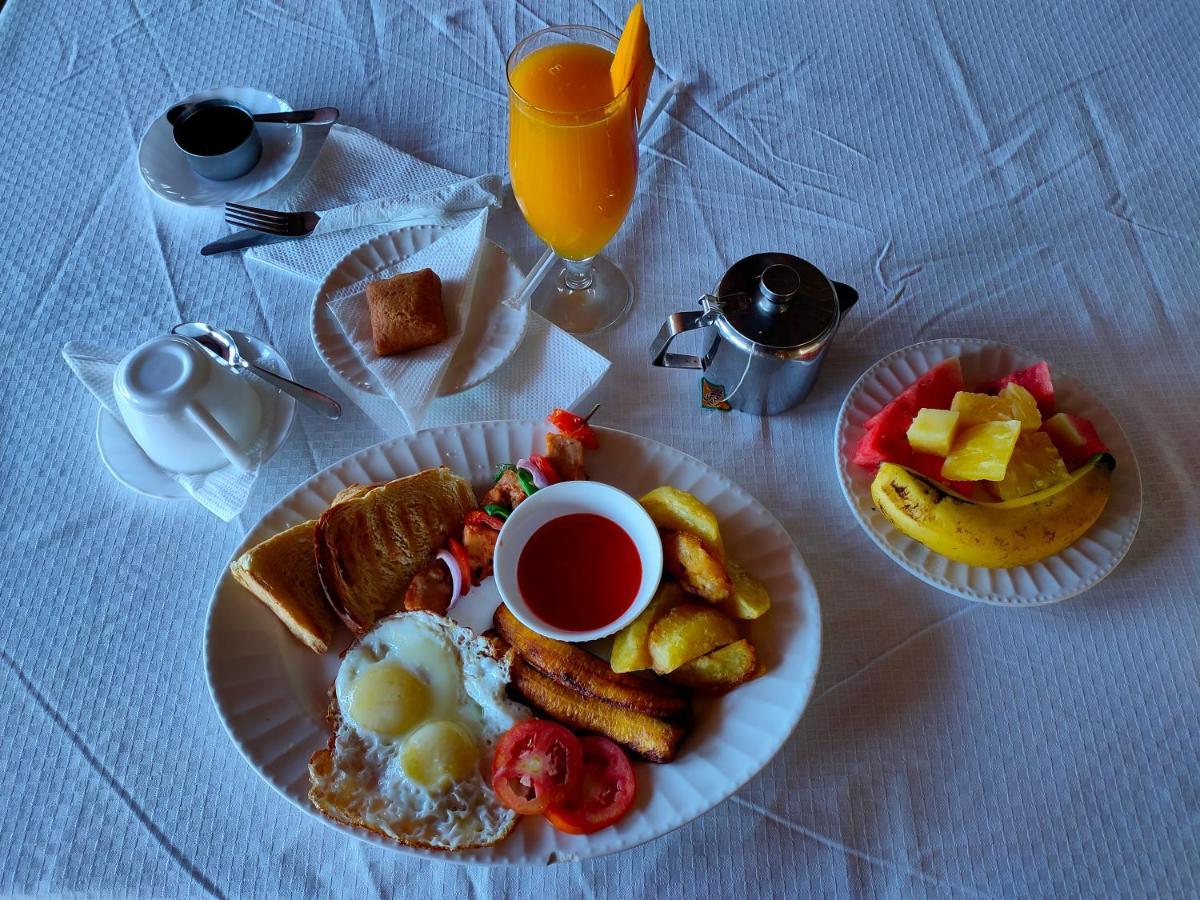 Pulickal Airport Hotel Entebbe Esterno foto