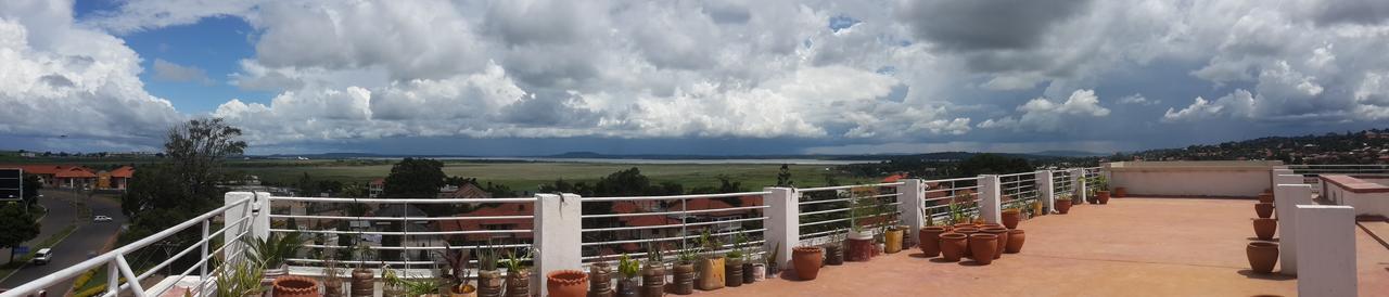 Pulickal Airport Hotel Entebbe Esterno foto